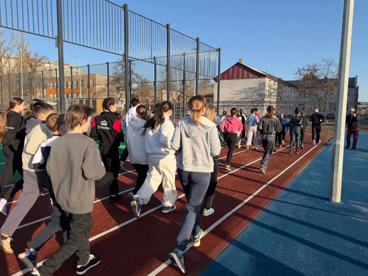 Новые традиции здоровья в лицее «Престиж»: утренние пробежки и современная спортплощадка Новые традиции здоровья в лицее «Престиж»: утренние пробежки и современная спортплощадка