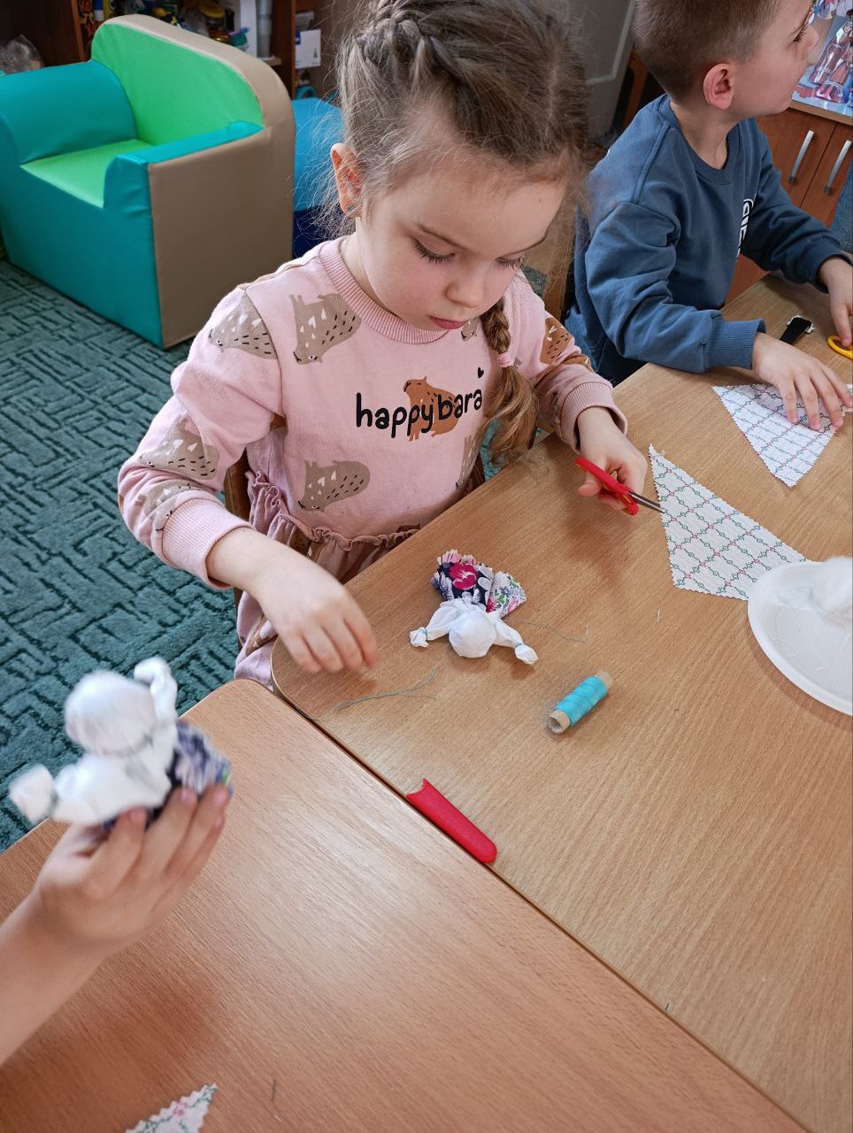 В рамках Года единства народов России, с целью приобщения детей дошкольного возраста к истокам русской народной культуры и духовным ценностям русского народа в ГБОУ "ГИМНАЗИЯ Г.О. МАКЕЕВКА" в старшей группе № 2 состоялось... В рамках Года единства народов России, с целью приобщения детей дошкольного возраста к истокам русской народной культуры и духовным ценностям русского народа в ГБОУ "ГИМНАЗИЯ Г.О. МАКЕЕВКА" в старшей группе № 2 состоялось...