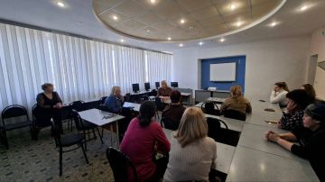 Руководитель Управы Горняцкого внутригородского района Администрации городского округа Макеевка Олеся Осатюк провела встречу с населением на подведомственной территории по адресу: г Макеевка, м-н Мирный, 15