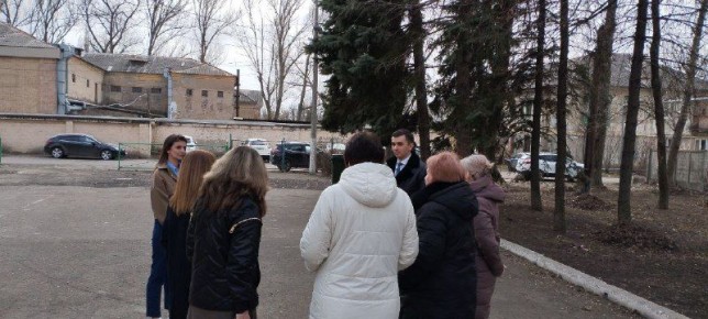 16 марта 2026 года депутат Макеевского городского совета Сергей Зуев провел встречу по адресу: г.о. Макеевка, г. Макеевка, ул. Панченко,53, в рамках поручения Главы ДНР Дениса Пушилина