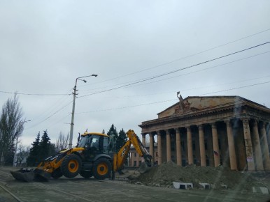 Сегодня, 17 марта, с целью восстановления подачи теплоносителя на здание Отдела культурно-досуговой деятельности Муниципального бюджетного учреждения «Городской дворец культуры им. В.Г. Кирсановой» (Дворец культуры...