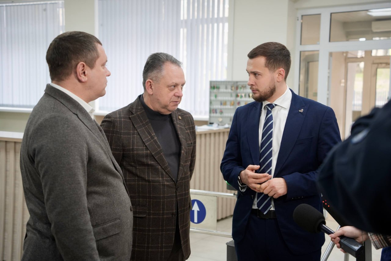 В Республике начали выдавать «Карту школьника» В Республике начали выдавать «Карту школьника»