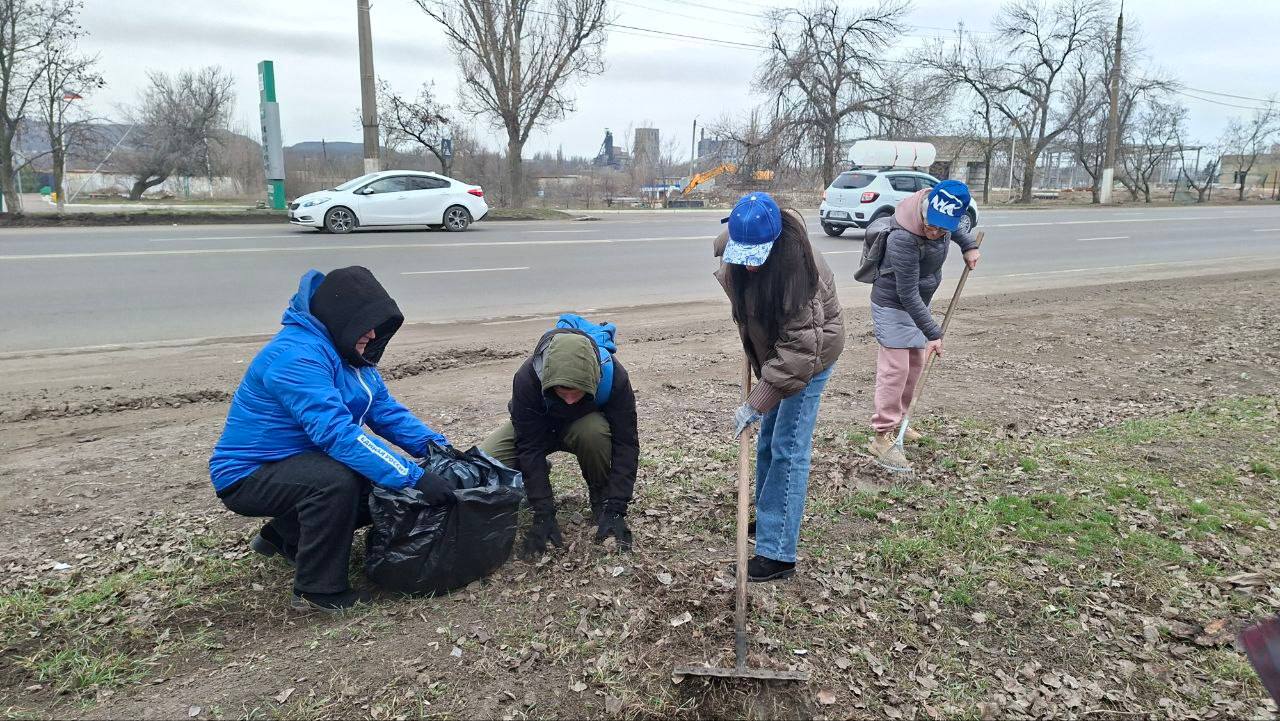 В Горняцком внутригородском районе прошел масштабный общегородской субботник в рамках акции «Зеленый Донбасс», в рамках партийного проекта Единой России «Городская среда», а также в рамках партийного проекта «Донбасс – наш... В Горняцком внутригородском районе прошел масштабный общегородской субботник в рамках акции «Зеленый Донбасс», в рамках партийного проекта Единой России «Городская среда», а также в рамках партийного проекта «Донбасс – наш...