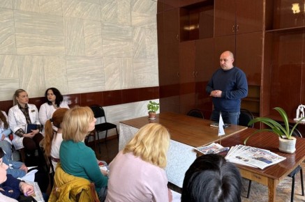 Сегодня, 25 марта, руководитель Управы Советского внутригородского района Сергей Савельев провел встречу с трудовым коллективом Городской больницы № 6