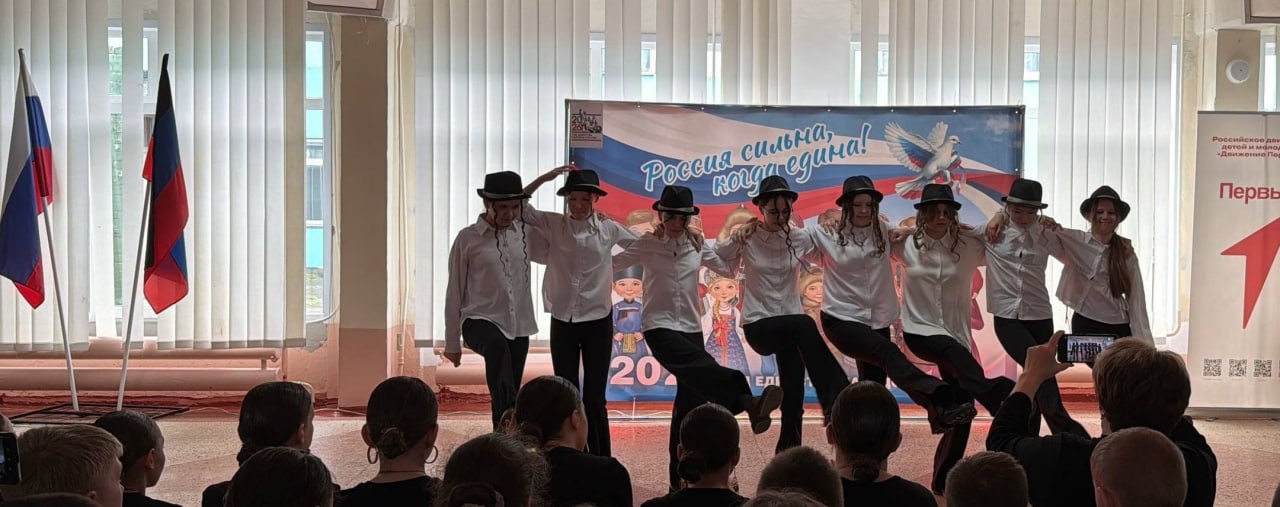 Сегодня, 26 марта 2026 года, в ГБОУ «СШ № 34 Г.О. МАКЕЕВКА» состоялся яркий фестиваль «Россия – мозаика культур», посвященный Году единства народов России Сегодня, 26 марта 2026 года, в ГБОУ «СШ № 34 Г.О. МАКЕЕВКА» состоялся яркий фестиваль «Россия – мозаика культур», посвященный Году единства народов России