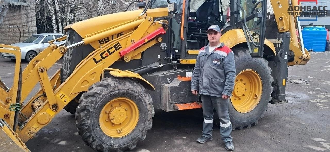 СТАЛЬНЫЕ ПОМОЩНИКИ: СПЕЦТЕХНИКА ФИЛИАЛА «МАКЕЕВКАТЕПЛОСЕТЬ» ГУП ДНР «ДОНБАССТЕПЛОЭНЕРГО» ПРОТИВ ПОРЫВОВ НА СЕТЯХ ТЕПЛОСНАБЖЕНИЯ