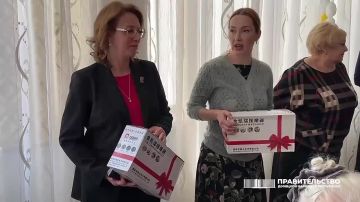 Лариса Толстыкина посетила Комплексный центр социального обслуживания населения Горняцкого района Макеевки