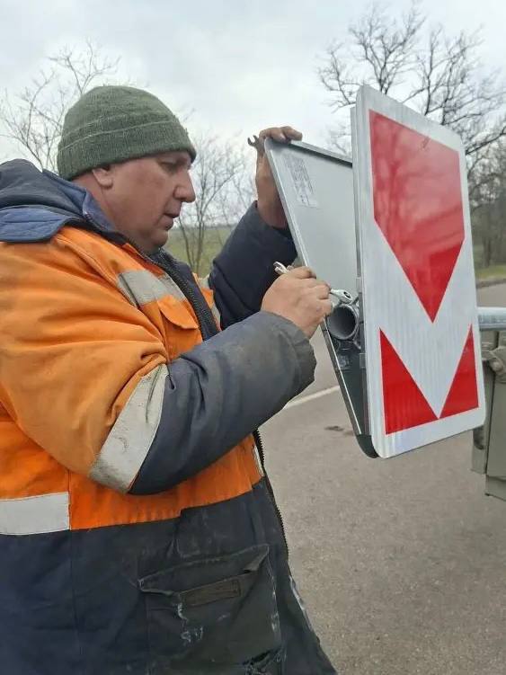 #СОДЕРЖАНИЕ_СВОД за сутки. Установили новые дорожные знаки на участках дорог: #СОДЕРЖАНИЕ_СВОД за сутки. Установили новые дорожные знаки на участках дорог: