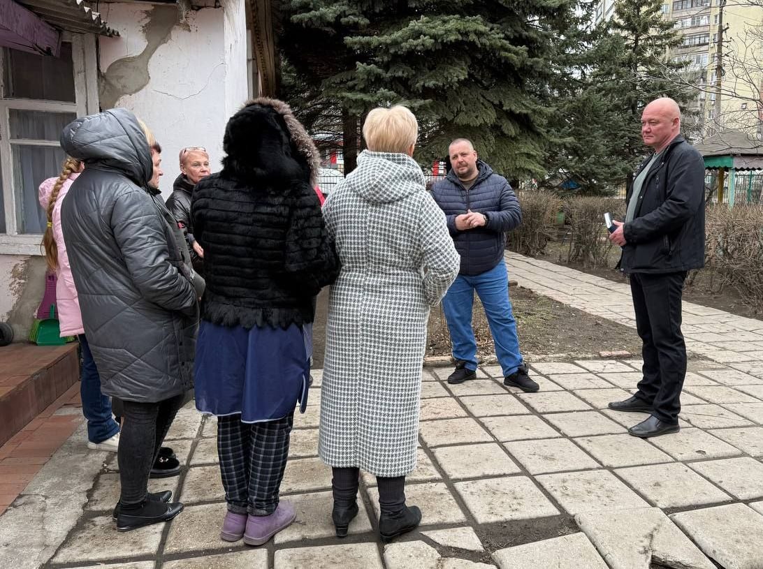 Максим Королюк обсудил проблемы и инициативы с трудовым коллективом и жителями Макеевки