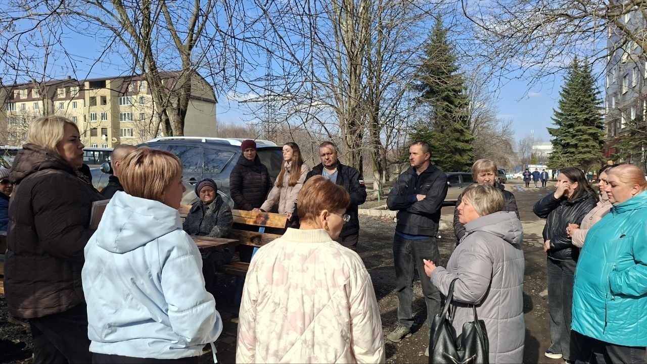 Максим Королюк обсудил проблемы и инициативы с трудовым коллективом и жителями Макеевки Максим Королюк обсудил проблемы и инициативы с трудовым коллективом и жителями Макеевки