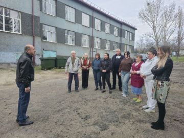 30 марта, депутат Макеевского городского совета Александр Подгорный провел встречу с жителями Кировского района на территории Спортивной школы № 2 по ул. Дунайская, 10