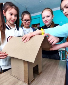 "Весенние забавы" в 3-В классе ГБОУ "СШ № 22 Г.О. МАКЕЕВКА": творчество и радость!