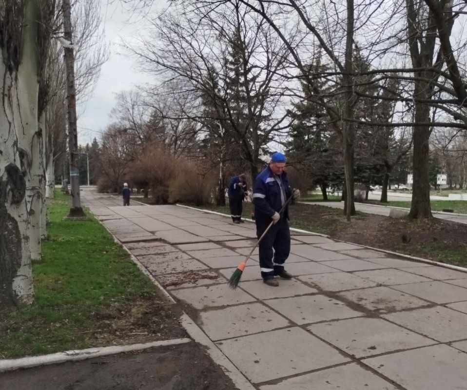 2 апреля, в рамках мероприятий по благоустройству в весенне-летний период и акции «Чистый четверг» сотрудниками Филиала № 3 «Макеевский металлургический завод» ООО «ЮЖНЫЙ ГОРНО-МЕТАЛЛУРГИЧЕСКИЙ КОМПЛЕКС ДОНЕЦК» продолжены... 2 апреля, в рамках мероприятий по благоустройству в весенне-летний период и акции «Чистый четверг» сотрудниками Филиала № 3 «Макеевский металлургический завод» ООО «ЮЖНЫЙ ГОРНО-МЕТАЛЛУРГИЧЕСКИЙ КОМПЛЕКС ДОНЕЦК» продолжены...
