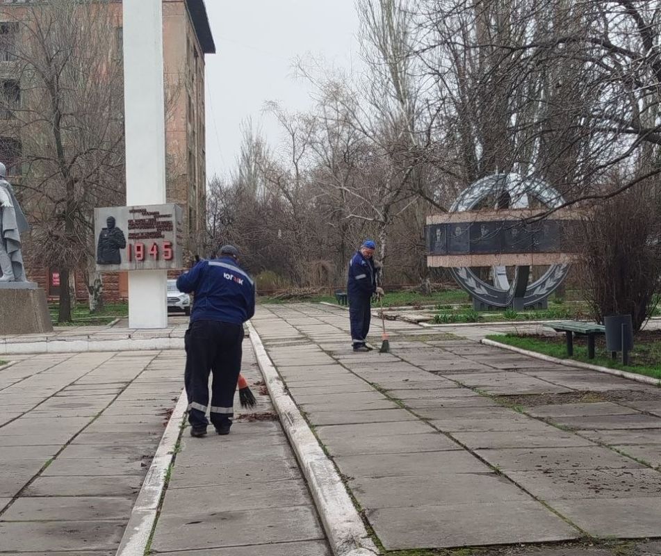 2 апреля, в рамках мероприятий по благоустройству в весенне-летний период и акции «Чистый четверг» сотрудниками Филиала № 3 «Макеевский металлургический завод» ООО «ЮЖНЫЙ ГОРНО-МЕТАЛЛУРГИЧЕСКИЙ КОМПЛЕКС ДОНЕЦК» продолжены... 2 апреля, в рамках мероприятий по благоустройству в весенне-летний период и акции «Чистый четверг» сотрудниками Филиала № 3 «Макеевский металлургический завод» ООО «ЮЖНЫЙ ГОРНО-МЕТАЛЛУРГИЧЕСКИЙ КОМПЛЕКС ДОНЕЦК» продолжены...