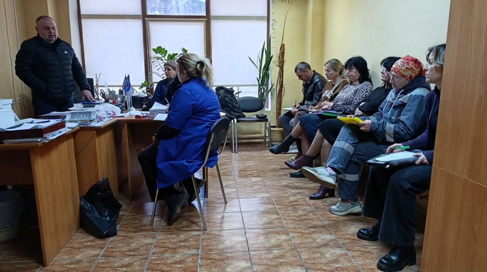 2 апреля руководитель Управы Антон Гринзовский провел встречу с жителями жилого массива Комсомольский на территории ГБПОУ «Макеевский медицинский колледж» 2 апреля руководитель Управы Антон Гринзовский провел встречу с жителями жилого массива Комсомольский на территории ГБПОУ «Макеевский медицинский колледж»