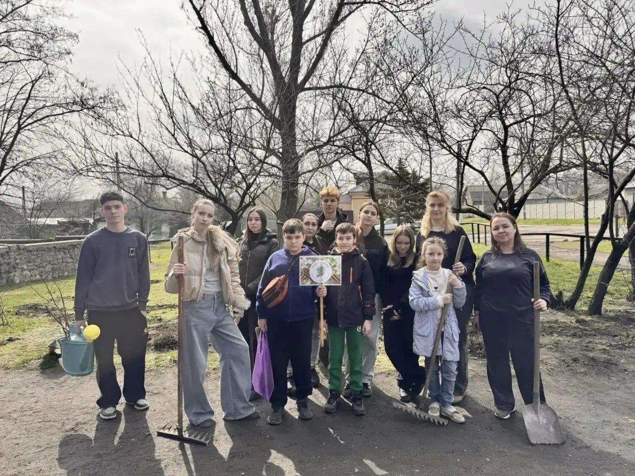 2 апреля 2026 года в ГБОУ "СШ № 11 Г.О. МАКЕЕВКА" состоялась Международная акция "Сад памяти", посвященная военнослужащим, павшим в ходе СВО