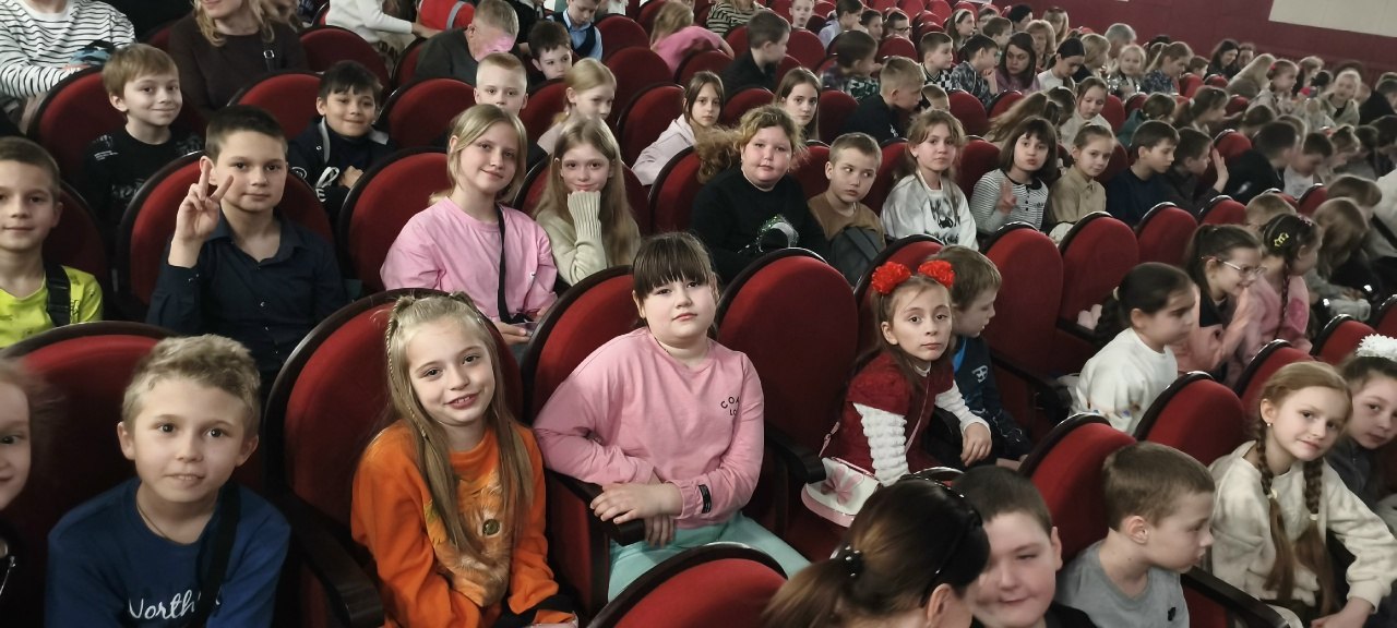 Экскурсии в период весенних каникул – это возможность не только отдохнуть, но и получить новые знания, расширить кругозор, познакомиться с историей, культурой и природой разных мест Экскурсии в период весенних каникул – это возможность не только отдохнуть, но и получить новые знания, расширить кругозор, познакомиться с историей, культурой и природой разных мест