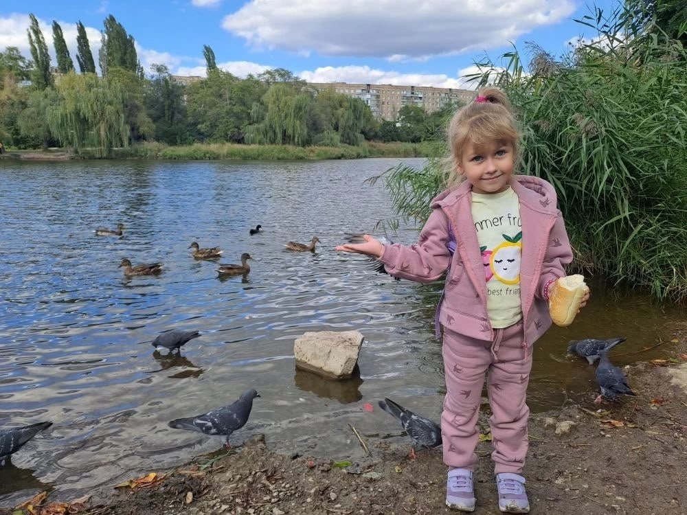 Доброта без границ!. Весенние каникулы в городском округе Макеевка - под знаком добра! Школьники присоединились к проекту «Добрая школа» и показали, что доброта не знает преград Что делали? Кормили животных, убирали... Доброта без границ!. Весенние каникулы в городском округе Макеевка - под знаком добра! Школьники присоединились к проекту «Добрая школа» и показали, что доброта не знает преград Что делали? Кормили животных, убирали...