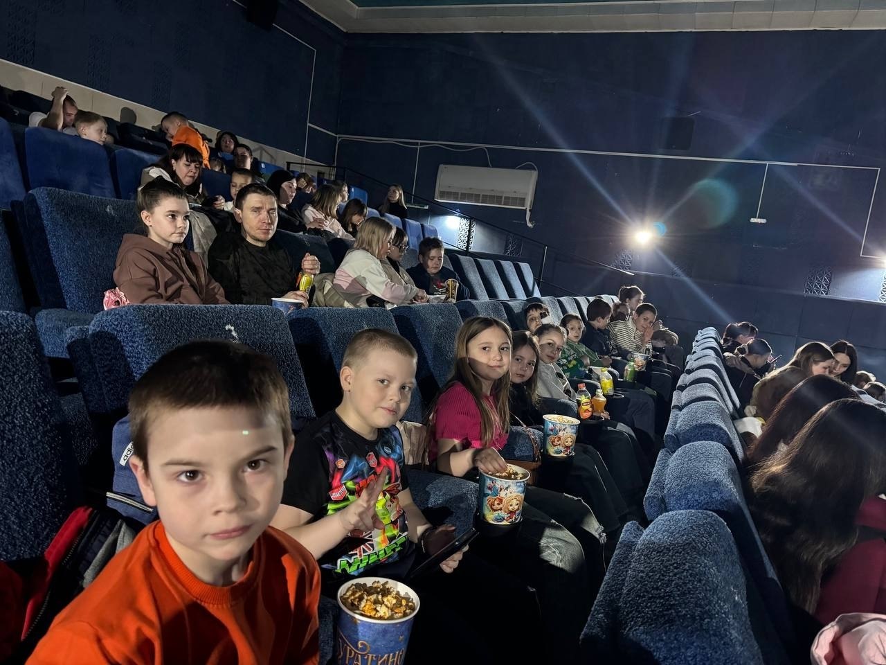 Экскурсии в период весенних каникул – это возможность не только отдохнуть, но и получить новые знания, расширить кругозор, познакомиться с историей, культурой и природой разных мест Экскурсии в период весенних каникул – это возможность не только отдохнуть, но и получить новые знания, расширить кругозор, познакомиться с историей, культурой и природой разных мест