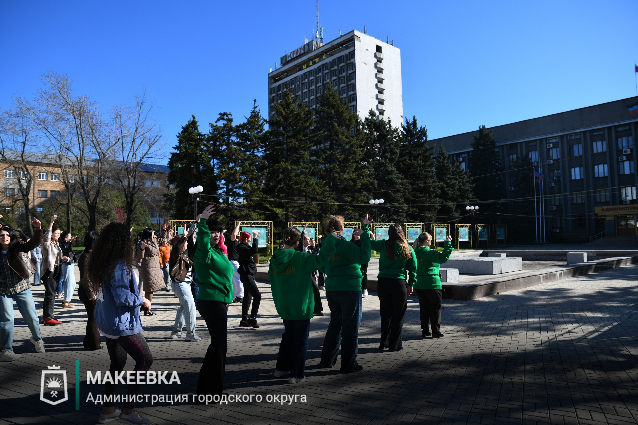 В Макеевке прошла зарядка на свежем воздухе В Макеевке прошла зарядка на свежем воздухе