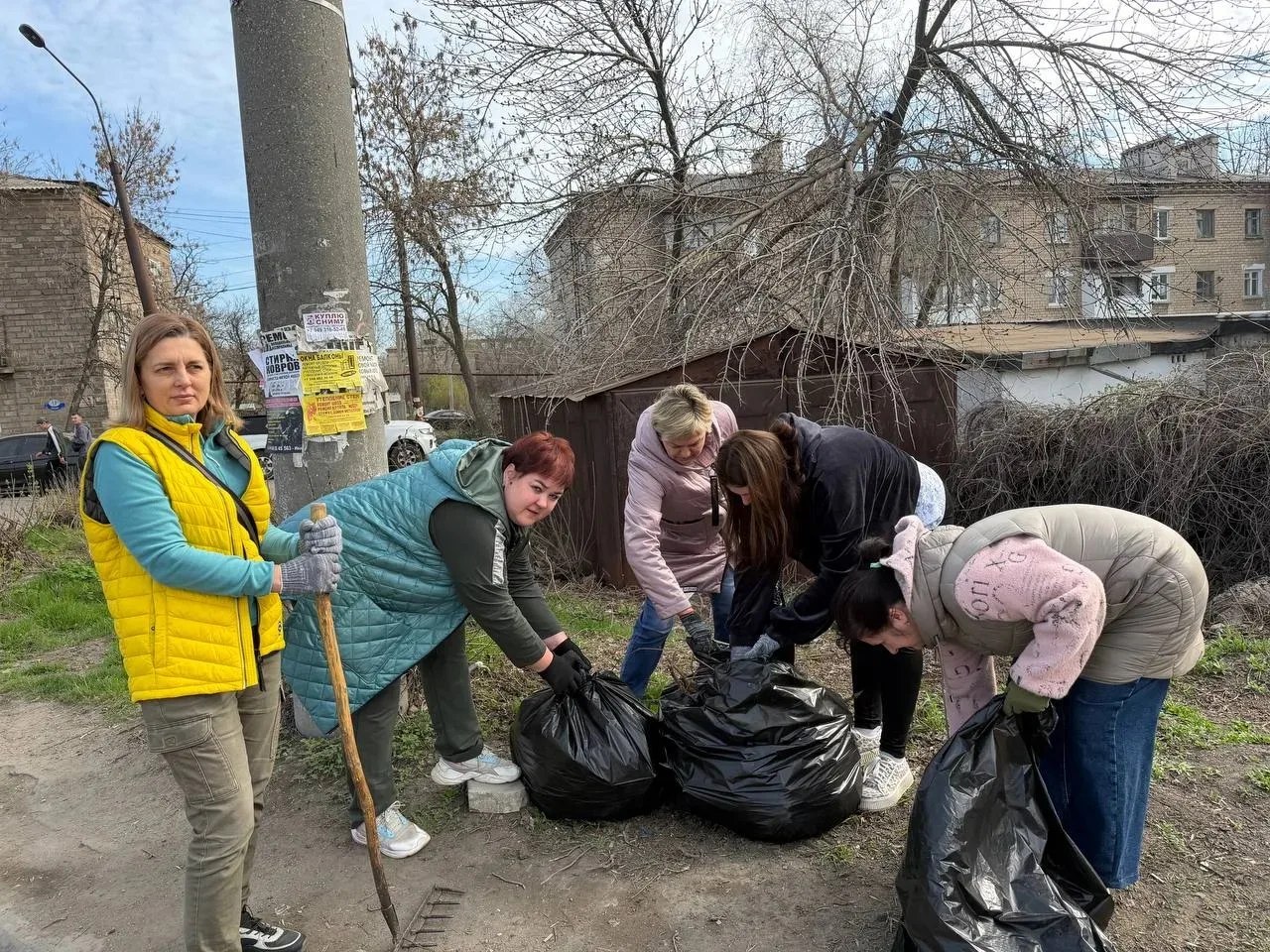 Чистота начинается с нас: Червоногвардейский район присоединился к акции «Зелёный Донбасс», с целью реализации партийного проекта "Городская среда" Чистота начинается с нас: Червоногвардейский район присоединился к акции «Зелёный Донбасс», с целью реализации партийного проекта "Городская среда"