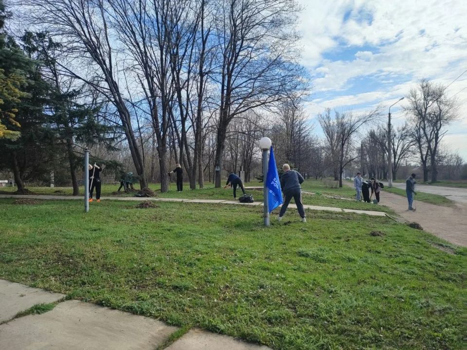 В Кировском районе Макеевки прошёл субботник В Кировском районе Макеевки прошёл субботник