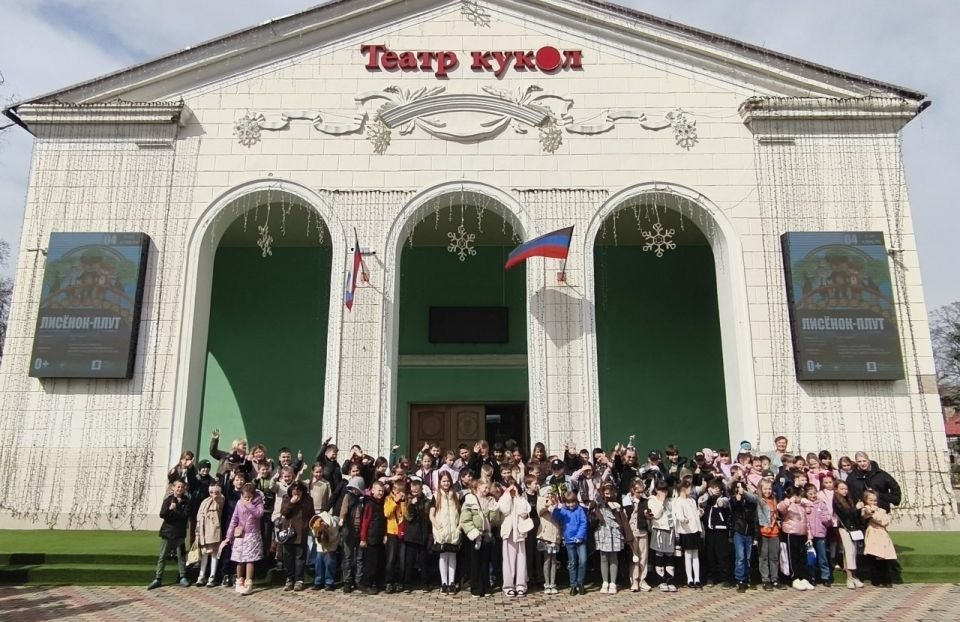Экскурсии в период весенних каникул – это возможность не только отдохнуть, но и получить новые знания, расширить кругозор, познакомиться с историей, культурой и природой разных мест Экскурсии в период весенних каникул – это возможность не только отдохнуть, но и получить новые знания, расширить кругозор, познакомиться с историей, культурой и природой разных мест