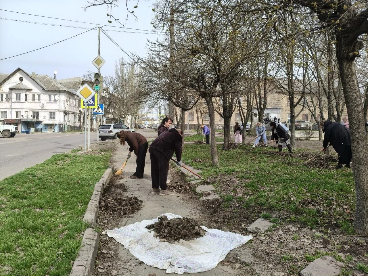 Чистота начинается с нас: Червоногвардейский район присоединился к акции «Зелёный Донбасс», с целью реализации партийного проекта "Городская среда" Чистота начинается с нас: Червоногвардейский район присоединился к акции «Зелёный Донбасс», с целью реализации партийного проекта "Городская среда"