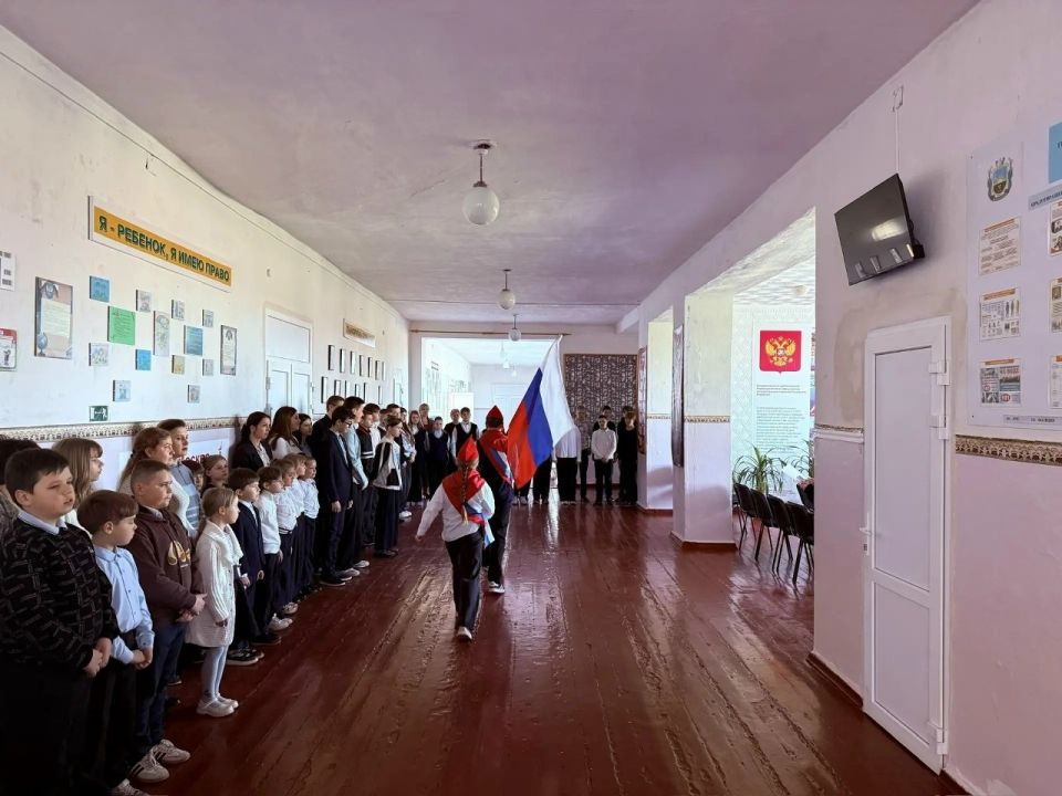 Открытие школьной недели в общеобразовательных организациях городского округа Макеевка Открытие школьной недели в общеобразовательных организациях городского округа Макеевка