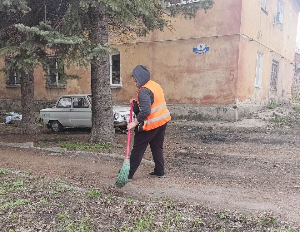 В субботу, 4 апреля, Макеевский филиал НКО «Единый региональный фонд по управлению многоквартирными домами на территории ДНР» также принял участие в общегородском субботнике В субботу, 4 апреля, Макеевский филиал НКО «Единый региональный фонд по управлению многоквартирными домами на территории ДНР» также принял участие в общегородском субботнике