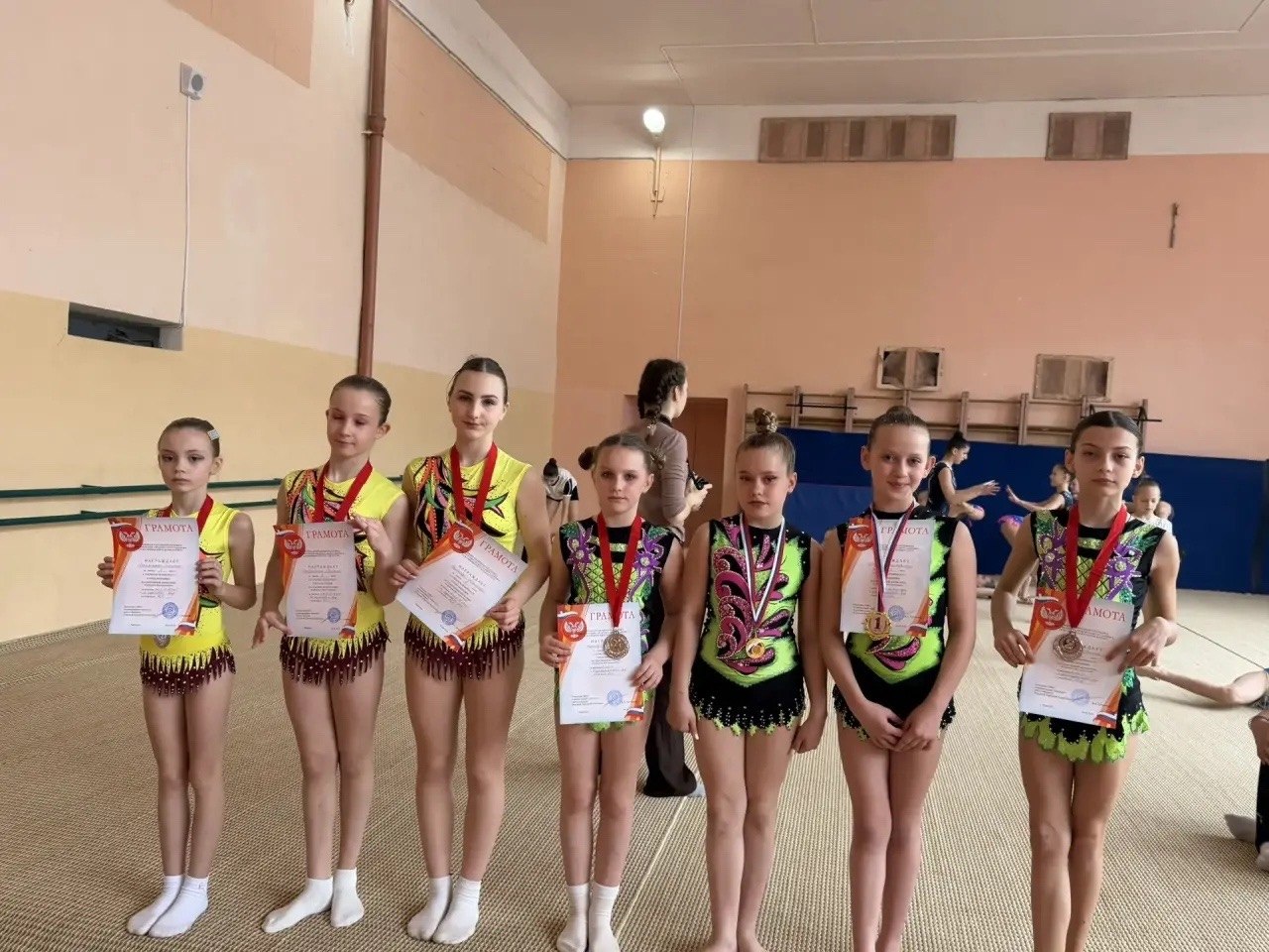 4 апреля завершились соревнования по спортивной акробатике «Открытый Чемпионат городского округа Макеевка, посвященный Дню космонавтики» 4 апреля завершились соревнования по спортивной акробатике «Открытый Чемпионат городского округа Макеевка, посвященный Дню космонавтики»