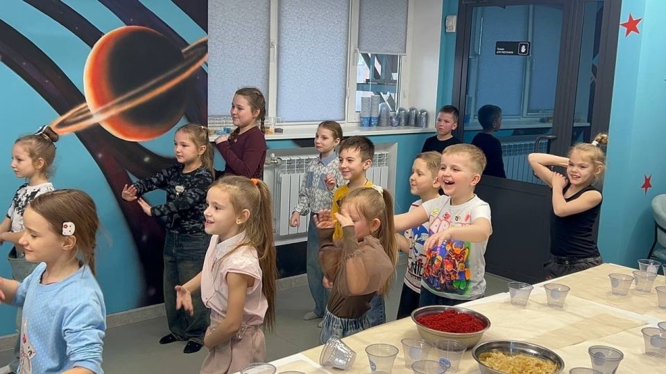 Учащиеся 1-А класса ГБОУ "ЛИЦЕЙ № 1 Г.О. МАКЕЕВКА" побывали в игровой комнате, где приняли участие в детском кулинарном мастер-классе Учащиеся 1-А класса ГБОУ "ЛИЦЕЙ № 1 Г.О. МАКЕЕВКА" побывали в игровой комнате, где приняли участие в детском кулинарном мастер-классе