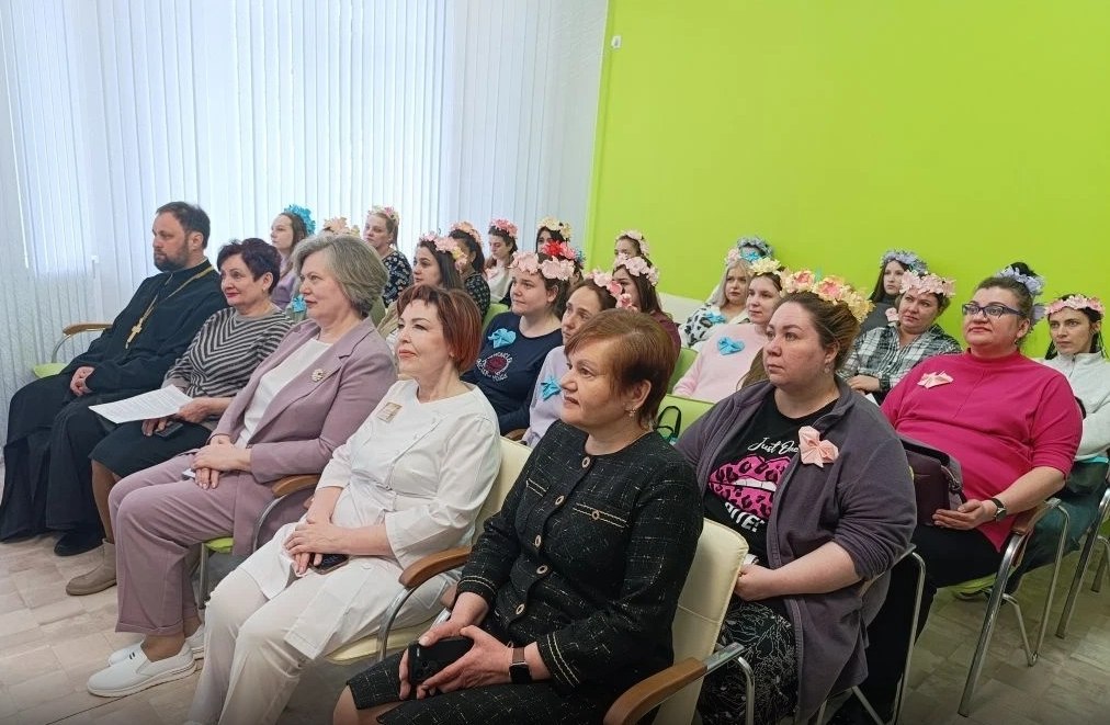 В Макеевке поздравили будущих мам с Днём беременных В Макеевке поздравили будущих мам с Днём беременных