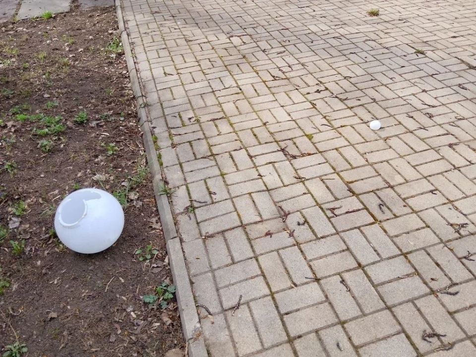 В Кировском внутригородском районе города Макеевки неизвестными лицами был совершен акт вандализма В Кировском внутригородском районе города Макеевки неизвестными лицами был совершен акт вандализма