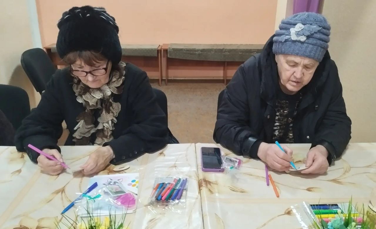 8 апреля в Государственном бюджетном учреждении социального обслуживания «Центр социального обслуживания Кировского района города Макеевки» прошел познавательный мастер-класс по росписи шаблона «Пасхальное яйцо» 8 апреля в Государственном бюджетном учреждении социального обслуживания «Центр социального обслуживания Кировского района города Макеевки» прошел познавательный мастер-класс по росписи шаблона «Пасхальное яйцо»