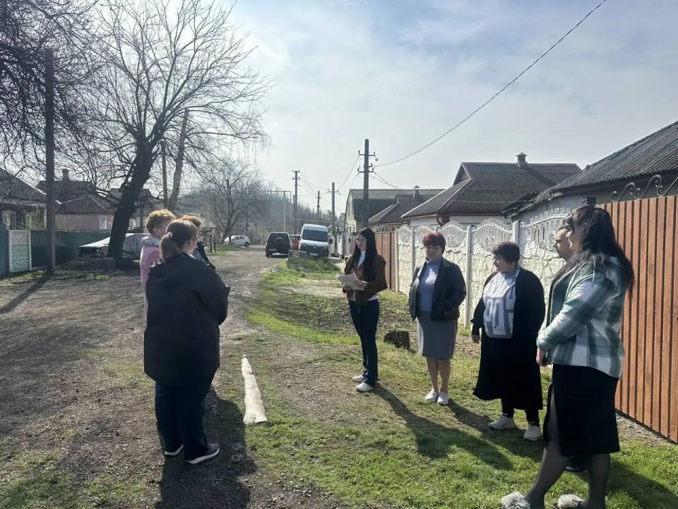 9 апреля, первый заместитель руководителя Управы Кировского внутригородского района Администрации городского округа Макеевка Донецкой Народной Республики Андрей Коренев провел встречу с жителями района на подведомственной... 9 апреля, первый заместитель руководителя Управы Кировского внутригородского района Администрации городского округа Макеевка Донецкой Народной Республики Андрей Коренев провел встречу с жителями района на подведомственной...