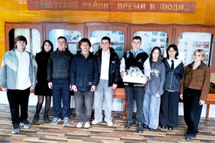 9 апреля, накануне Святой Пасхи, в Советском районе прошла традиционная акция «Пасхальный кулич для Героев» в рамках проектов «Мир возможностей» и «Герои» Общественного Движения «Донецкая Республика»