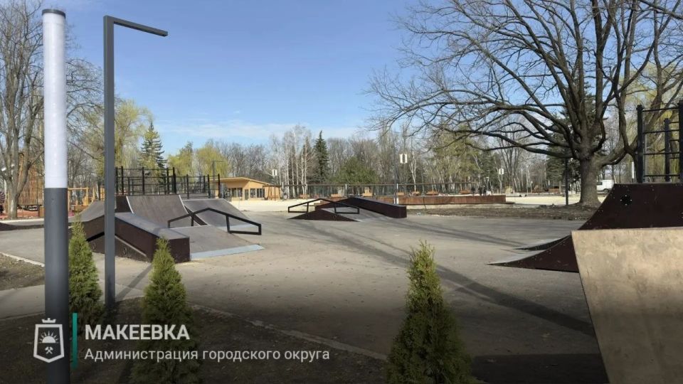 Уважаемые макеевчане!. Нам поступают ваши сообщения о состоянии Югорского парка: закрыты санузлы, некоторые участки выглядят недостроенными Уважаемые макеевчане!. Нам поступают ваши сообщения о состоянии Югорского парка: закрыты санузлы, некоторые участки выглядят недостроенными