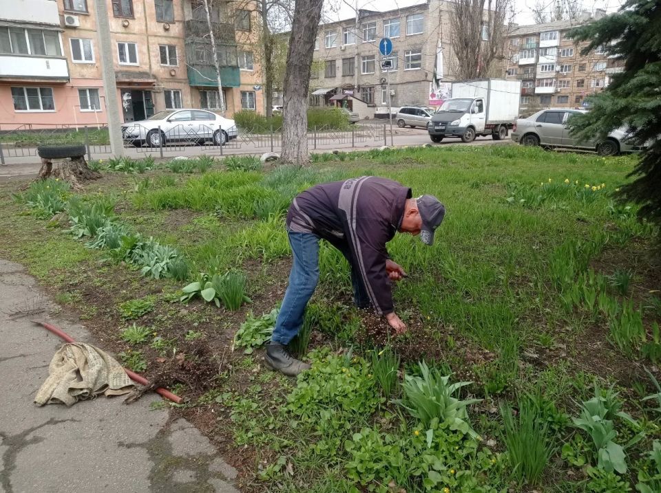 В рамках мероприятий по благоустройству в весенний период коллектив Муниципального бюджетного учреждения дополнительного образования «Детская школа искусств № 1 городского округа Макеевка» принял участие в... В рамках мероприятий по благоустройству в весенний период коллектив Муниципального бюджетного учреждения дополнительного образования «Детская школа искусств № 1 городского округа Макеевка» принял участие в...