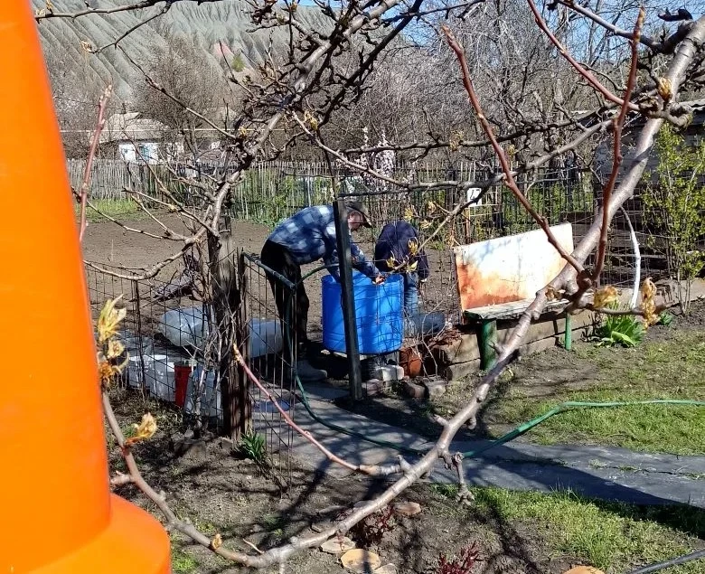 В Кировском внутригородском районе при поддержке региона-шефа Московская область продолжается подвоз воды для жителей домов, в которые в установленный графиком день не поступила вода В Кировском внутригородском районе при поддержке региона-шефа Московская область продолжается подвоз воды для жителей домов, в которые в установленный графиком день не поступила вода
