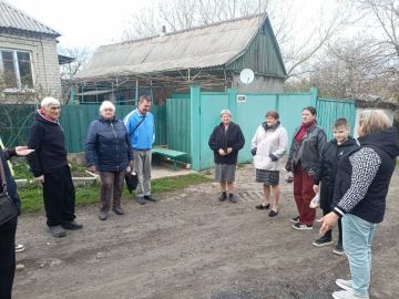 По поручению Главы ДНР Дениса Пушилина, в Кировском внутригородском районе продолжаются встречи с населением на подведомственной территории для выявления проблемных вопросов