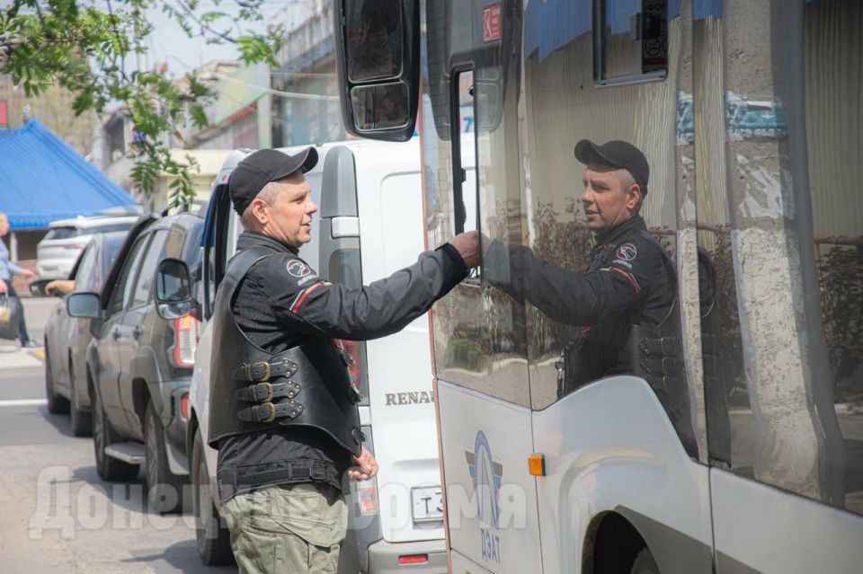 Помогать другим — норма: донецкие байкеры напомнили о правилах поведения на дороге Помогать другим — норма: донецкие байкеры напомнили о правилах поведения на дороге