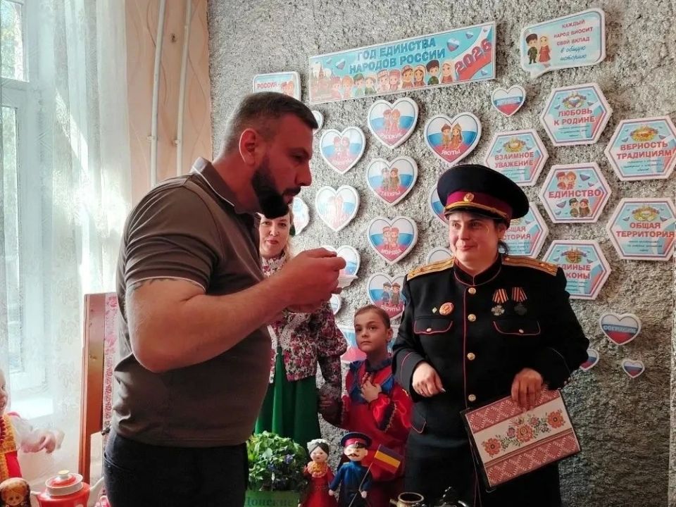23 апреля в Государственном бюджетном дошкольном образовательном учреждении «Детский сад №152 г.о. Макеевка» Донецкой Народной Республики превратилось в настоящий праздник культурного многообразия - здесь прошла ярмарка блюд... 23 апреля в Государственном бюджетном дошкольном образовательном учреждении «Детский сад №152 г.о. Макеевка» Донецкой Народной Республики превратилось в настоящий праздник культурного многообразия - здесь прошла ярмарка блюд...