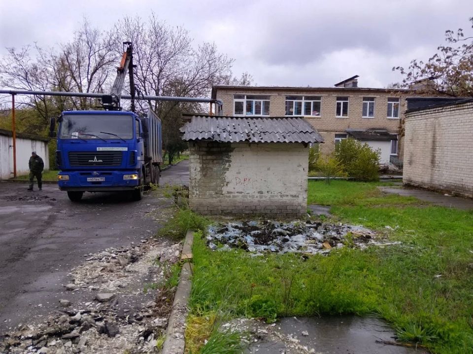 Сегодня, 24 апреля, Макеевским филиалом ГУП ДНР «ДОНСНАБКОМПЛЕКТ» проведены работы по вывозу строительных отходов с территории ГБДОУ «Детский сад № 152 компенсирующего вида городского округа Макеевка», оставшегося после... Сегодня, 24 апреля, Макеевским филиалом ГУП ДНР «ДОНСНАБКОМПЛЕКТ» проведены работы по вывозу строительных отходов с территории ГБДОУ «Детский сад № 152 компенсирующего вида городского округа Макеевка», оставшегося после...