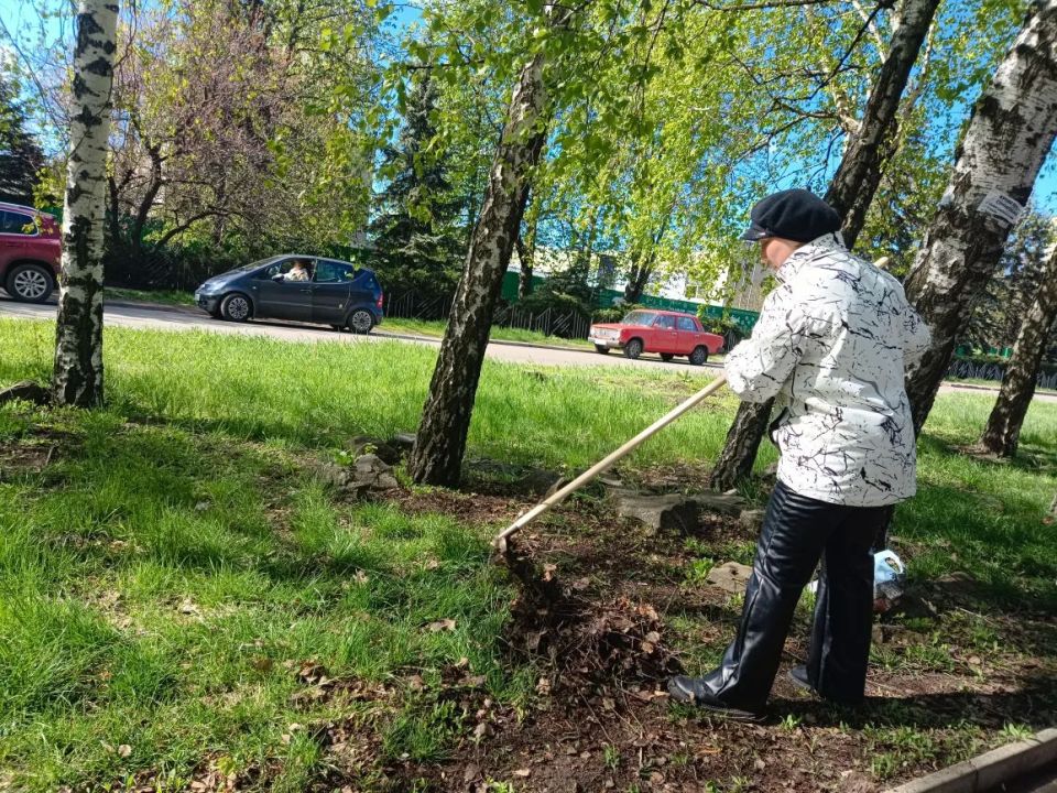 Субботник. 25 апреля — день, когда по всей стране проходят субботники Субботник. 25 апреля — день, когда по всей стране проходят субботники