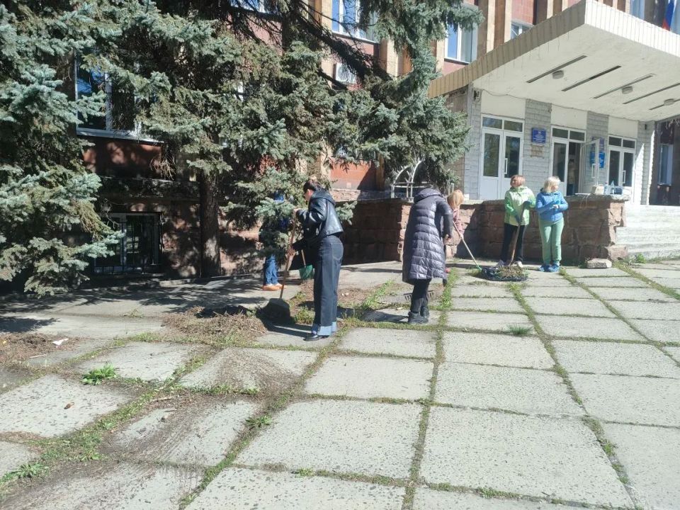 Сегодня, 25 апреля, сотрудники Управы Кировского внутригородского района Администрации городского округа Макеевка Донецкой Народной Республики, филиал №12 Государственного казенного учреждения Донецкой Народной Республики... Сегодня, 25 апреля, сотрудники Управы Кировского внутригородского района Администрации городского округа Макеевка Донецкой Народной Республики, филиал №12 Государственного казенного учреждения Донецкой Народной Республики...