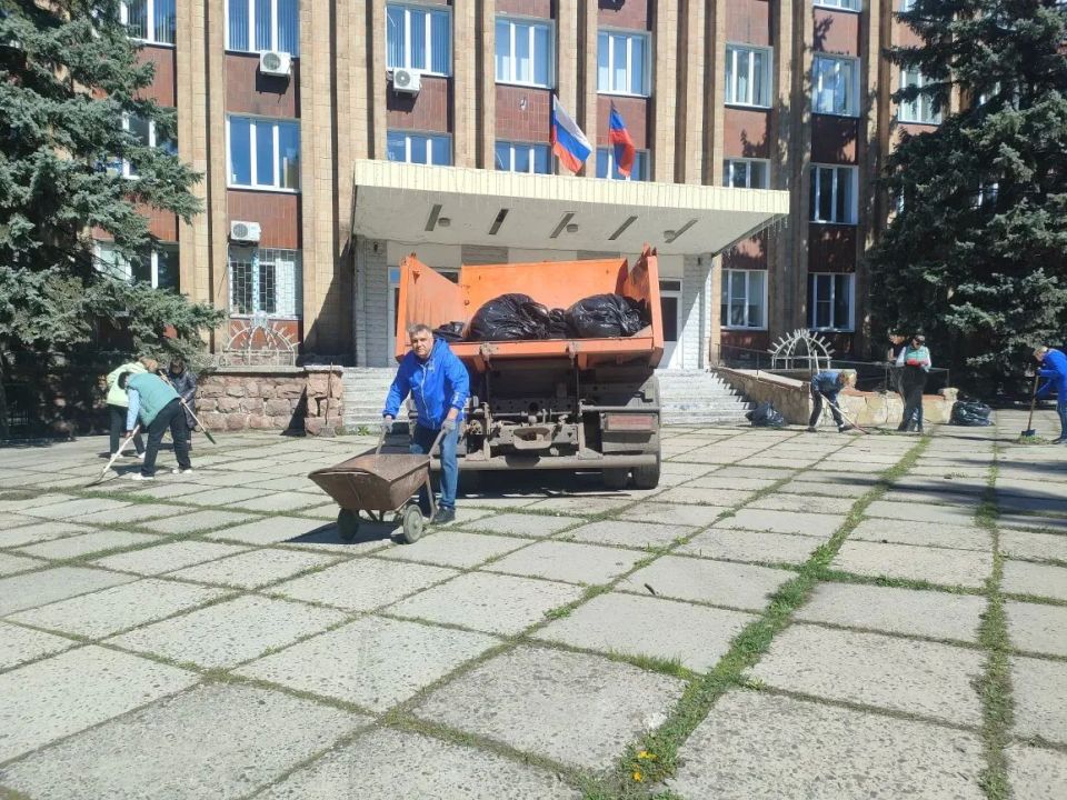 Сегодня, 25 апреля, сотрудники Управы Кировского внутригородского района Администрации городского округа Макеевка Донецкой Народной Республики, филиал №12 Государственного казенного учреждения Донецкой Народной Республики... Сегодня, 25 апреля, сотрудники Управы Кировского внутригородского района Администрации городского округа Макеевка Донецкой Народной Республики, филиал №12 Государственного казенного учреждения Донецкой Народной Республики...