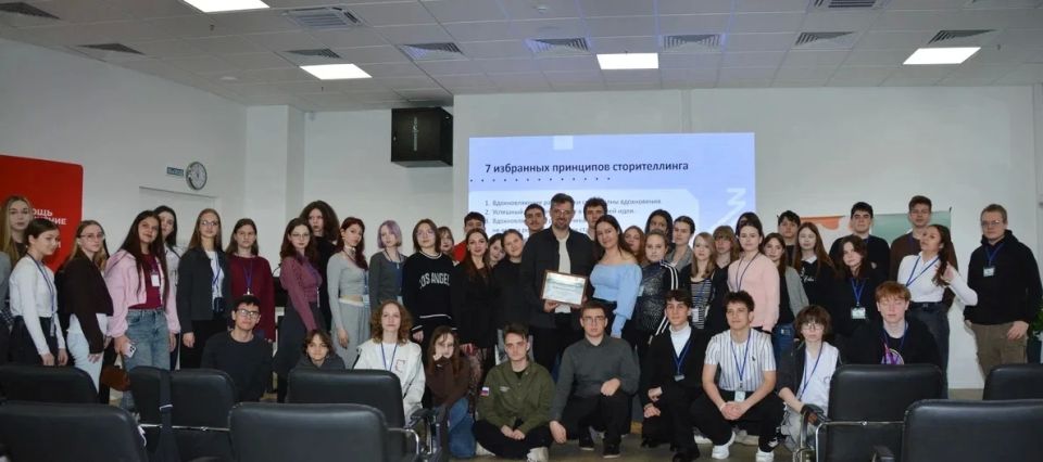 25-26 апреля прошел IX Республиканский форум молодых журналистов «Весна Донбасса», организатором которого выступил Донецкий Республиканский Дворец детского и юношеского творчества при поддержке Министерства образования и... 25-26 апреля прошел IX Республиканский форум молодых журналистов «Весна Донбасса», организатором которого выступил Донецкий Республиканский Дворец детского и юношеского творчества при поддержке Министерства образования и...