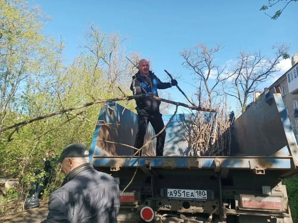 Чистый город начинается с каждого из нас! Чистый город начинается с каждого из нас!