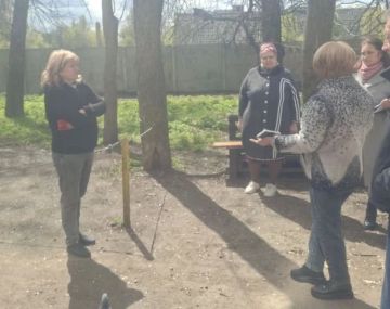 �������, 28 ������, � ������ ��������� ����� ��� ������ ��������, ������-�������� ��������� ������� ������� ������� � �������� ���������� ������ �� ���������������� ���������� �� ������: ������� ������, 25